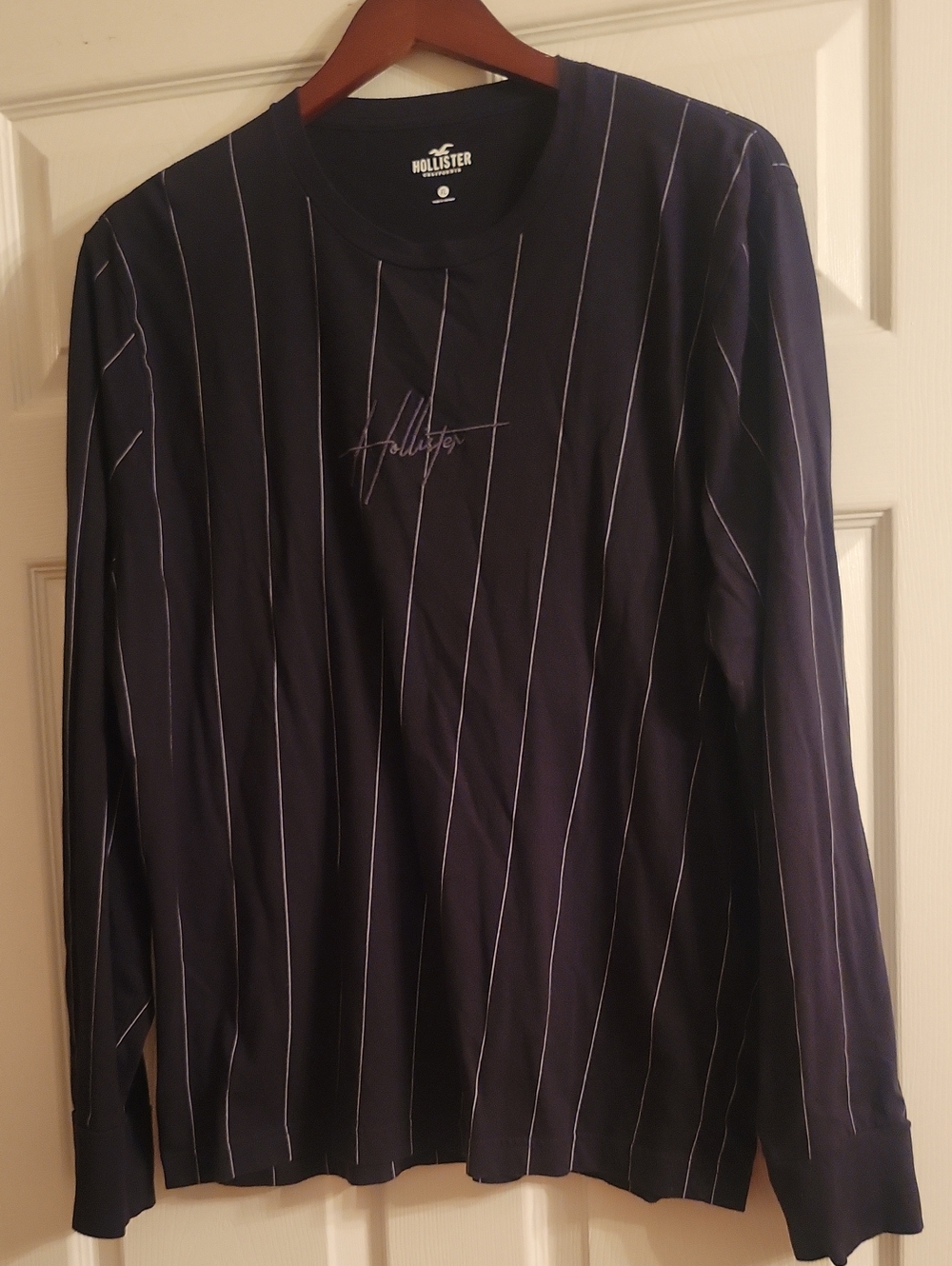Hollister Black With White Pinstripe Long-Sleeve Tee Worn Once